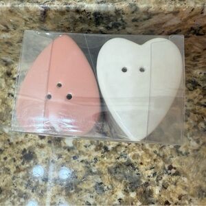 NWT 2 Heart Shaped Salt and Pepper Shaker